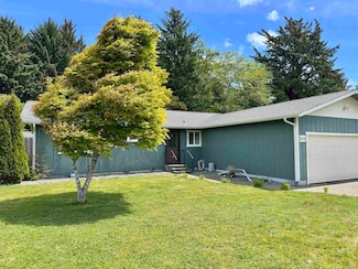 810 Vipond Dr, Crescent City, CA 95531