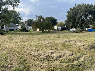 1002 S 17th St, Saint Joseph, MO 64507