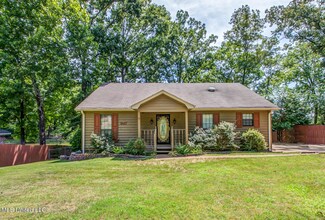 947 Thunderbird Dr N, Hernando, MS 38632