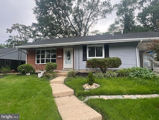 1400 Birchwood Dr, Oxon Hill, MD 20745