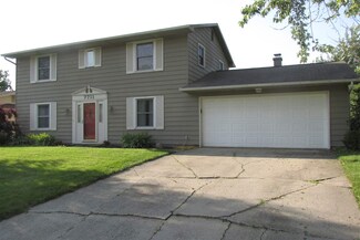 7711 Clover Meadow Dr, Fort Wayne, IN 46815