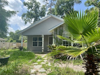 930 NE 14th Ave, Trenton, FL 32693