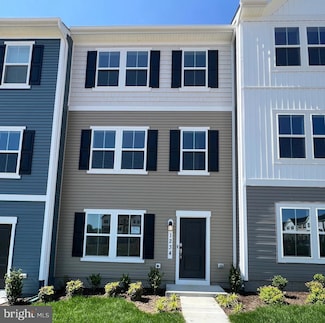 1234 Cedar Valley Rd, Ranson, WV 25438