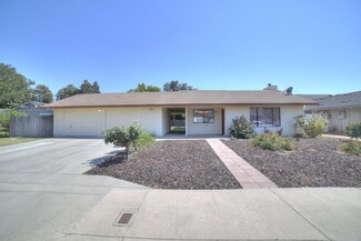 1978 Ashcroft Ave, Clovis, CA 93611