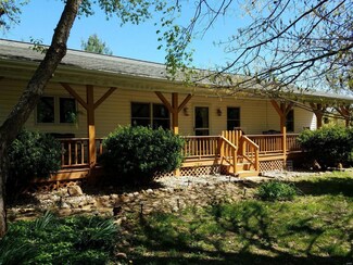 271 Duncan Ave, Sorento, IL 62086