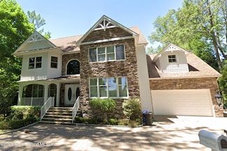25 The Oval, Staten Island, NY 10304