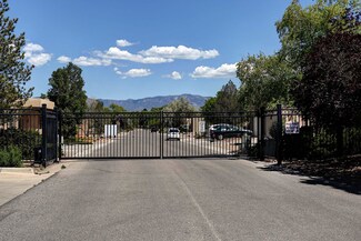325 La Chamisal Ln NW, Los Ranchos, NM 87107