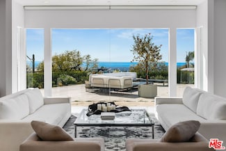 580 Chalette Dr, Beverly Hills, CA 90210