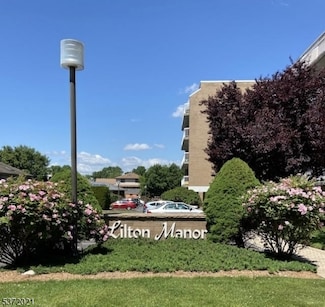 38 Moonachie Rd, Hackensack, NJ 07601