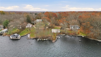 507 Stafford Rd, Tiverton, RI 02878