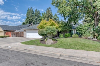 798 E Wood Duck Cir, Fresno, CA 93730