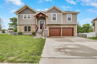 12301 White Oak St, Peculiar, MO 64078
