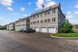 683 Metacom Ave Unit 81, Bristol, RI 02809