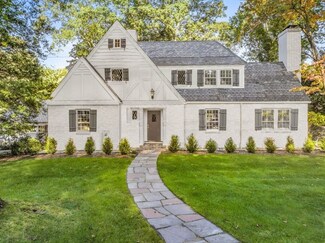 91 Old Colony Rd, Wellesley Hills, MA 02481