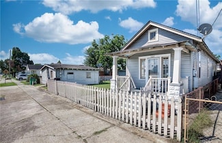 1404 Newton St, Gretna, LA 70053