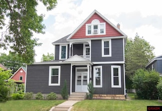 217 Center St, Mankato, MN 56001