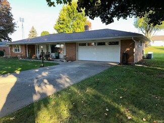 210 Curtis St, Shipshewana, IN 46565