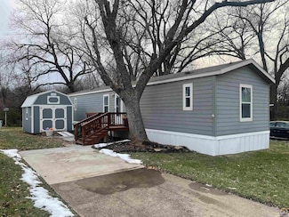 123 SE 46th Ct, Topeka, KS 66609