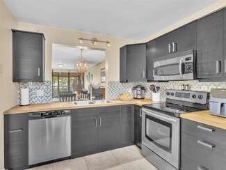 8592 W Sunrise Blvd Unit 202, Plantation, FL 33322