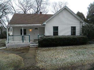 1102 Lincoln Ave, Fox River Grove, IL 60021