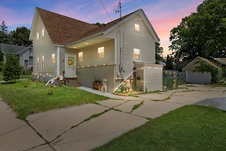504 First St, Hartford, WI 53027