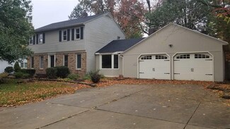 7110 Blackhawk Ln, Fort Wayne, IN 46815