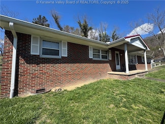 407 Seneca Dr, Charleston, WV 25302