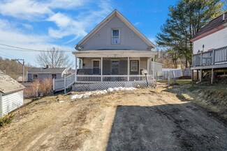 2 Maple St, Gardiner, ME 04345