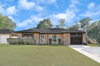 808 Merribrook Ln, Friendswood, TX 77546