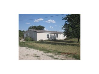 176 E 1575th Rd, Baldwin City, KS 66006