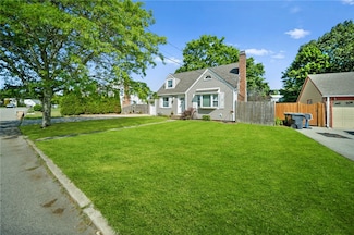 79 Pilgrim Dr, Warwick, RI 02888