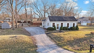 6050 Douglas Rd, Smithton, IL 62285