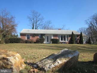 645 Warwick Rd, Lawnside, NJ 08045