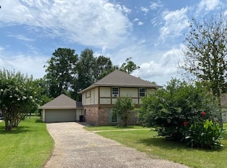 830 Stone Mountain Dr, Conroe, TX 77302
