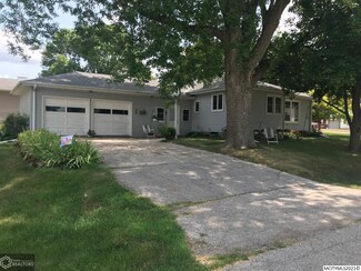 143 W South St, Latimer, IA 50452