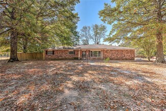7883 W Wedington Dr, Fayetteville, AR 72704