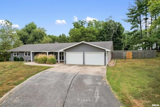 345 Lovers Ln, Harrisburg, IL 62946