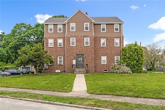 165 Wentworth Ave Unit 2, Cranston, RI 02905