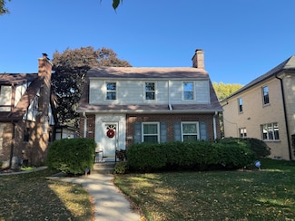 5324 N Shoreland Ave, Milwaukee, WI 53217
