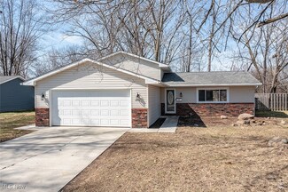 5530 Edgewood Dr, Lorain, OH 44053