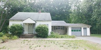 217 Hendrick St, Easthampton, MA 01027
