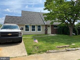 23 Crown Rd, Levittown, PA 19057