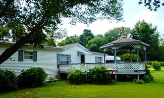 6146 Scotch Pine Rd, Cannelton, IN 47520