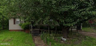 405 S Foster Dr, Tupelo, MS 38801