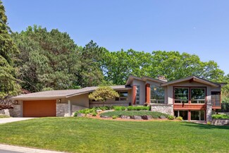 5511 Highwood Dr W, Edina, MN 55436