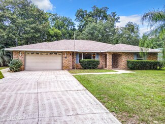17 Poinsettia Dr, Deland, FL 32724