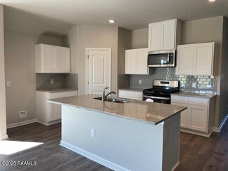 1613 Highland Dr, New Iberia, LA 70560