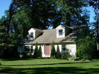 64 Oak Ln, Feeding Hills, MA 01030