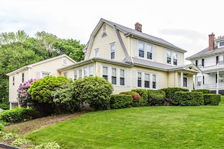34 Worcester St, Grafton, MA 01519