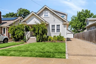 2536 Washington Ave, Oceanside, NY 11572